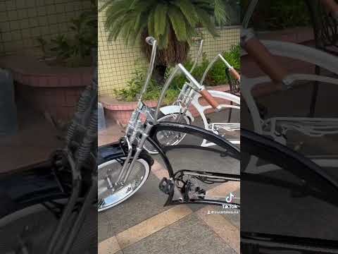 Close view of the Scorpion Pro DTS 26'' Stretched Beach Cruiser Bicycle.
